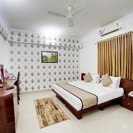 The Liverpool Blue Hotels Bangalore Bagian luar foto