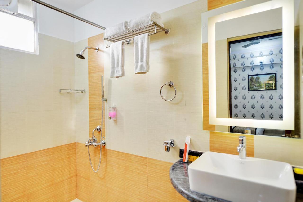 The Liverpool Blue Hotels Bangalore Bagian luar foto