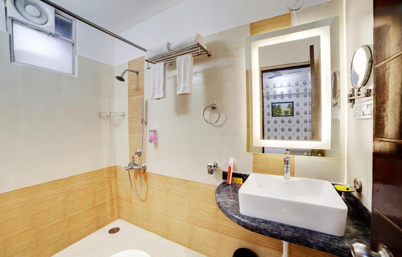 The Liverpool Blue Hotels Bangalore Bagian luar foto