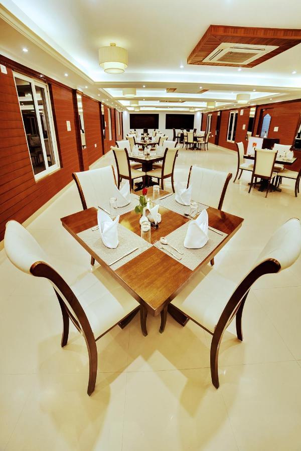 The Liverpool Blue Hotels Bangalore Bagian luar foto