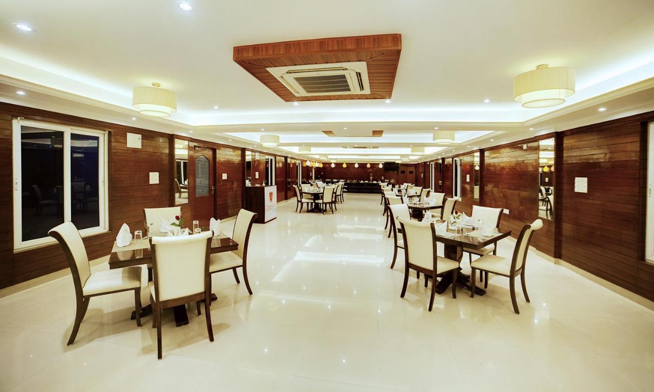 The Liverpool Blue Hotels Bangalore Bagian luar foto