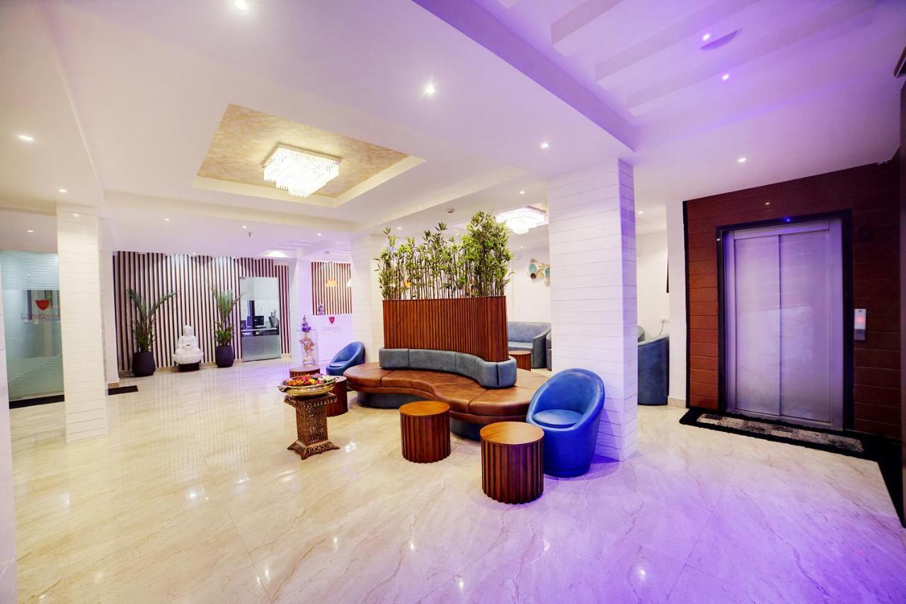 The Liverpool Blue Hotels Bangalore Bagian luar foto