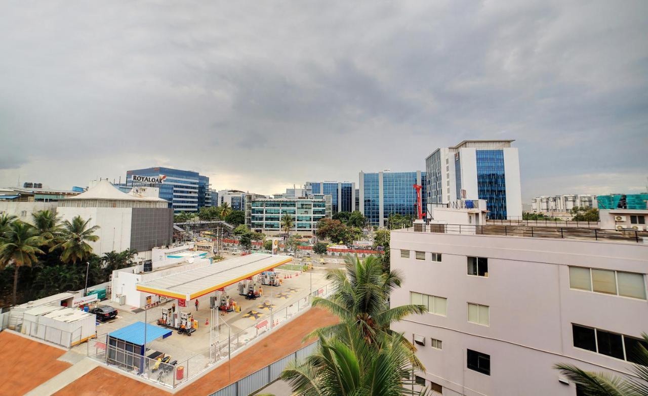 The Liverpool Blue Hotels Bangalore Bagian luar foto
