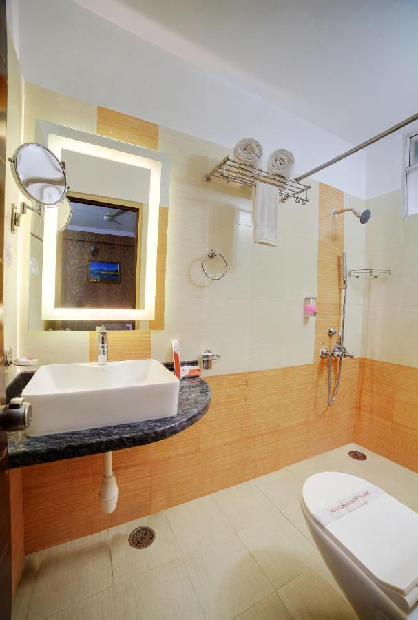 The Liverpool Blue Hotels Bangalore Bagian luar foto