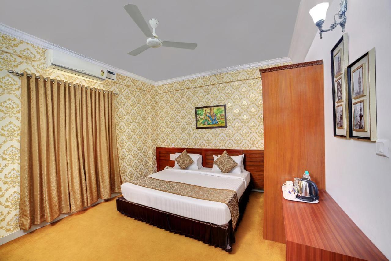The Liverpool Blue Hotels Bangalore Bagian luar foto
