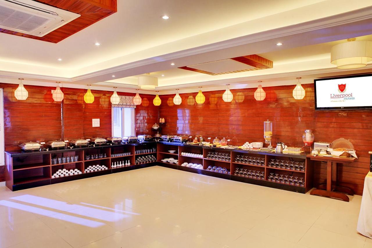The Liverpool Blue Hotels Bangalore Bagian luar foto