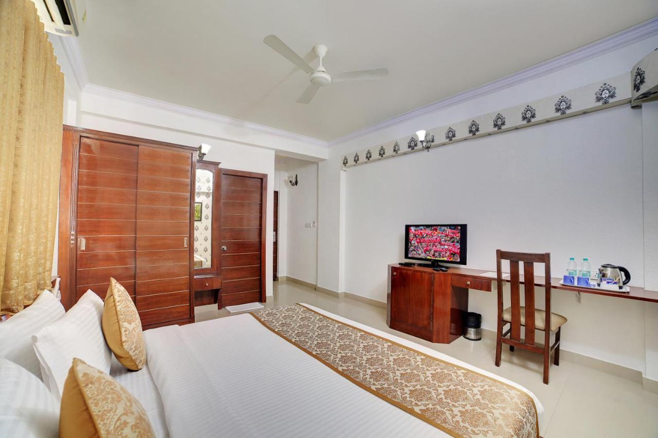 The Liverpool Blue Hotels Bangalore Bagian luar foto