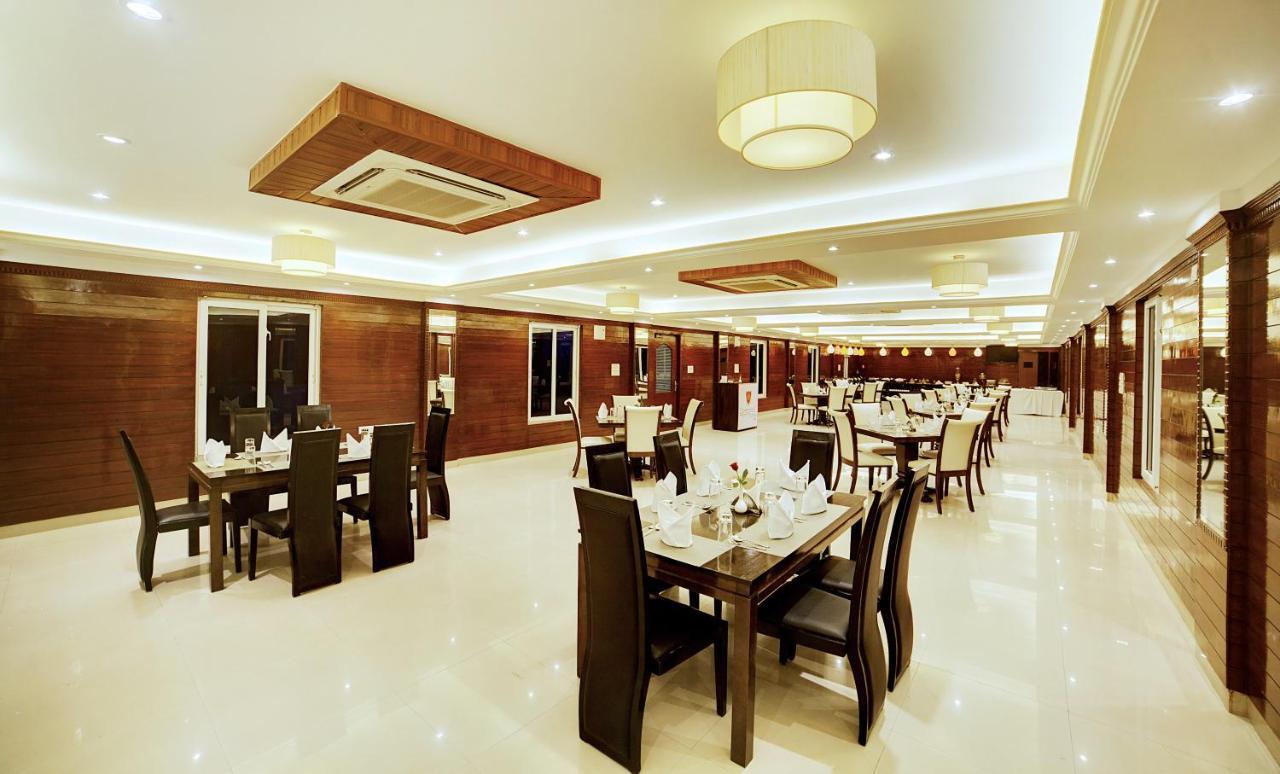 The Liverpool Blue Hotels Bangalore Bagian luar foto